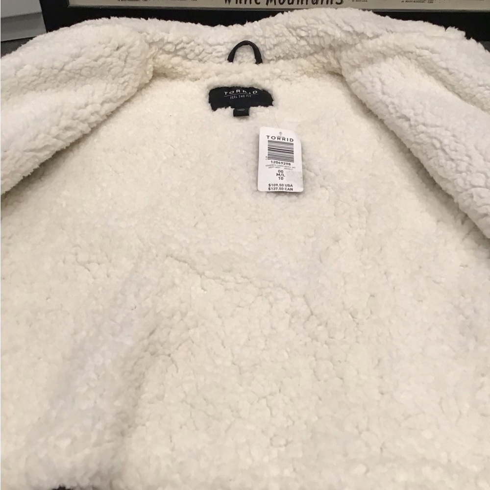 Torrid Womens Faux Leather Moto Jacket Size 10 Asymmetrical Zip Up Sherpa Bomber - Picture 7 of 15
